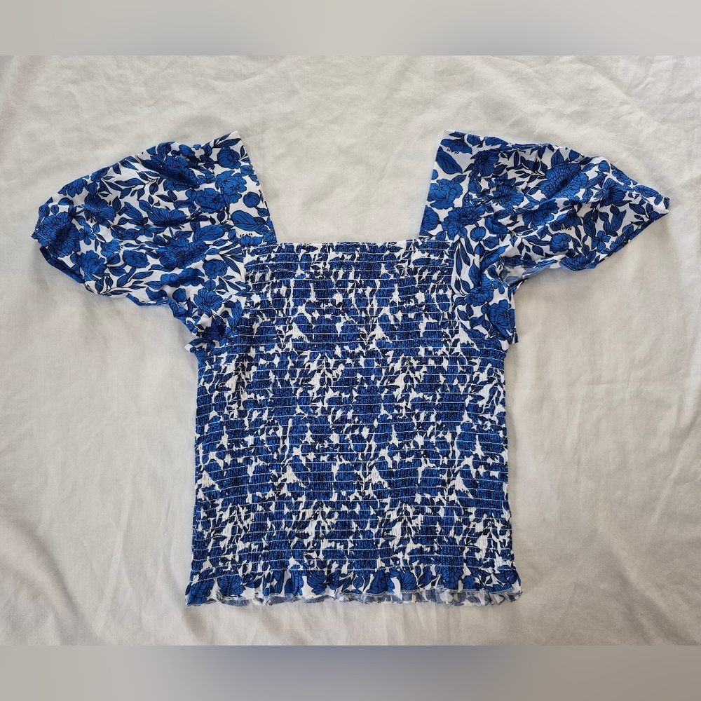 Japna BlueWhite Floral Smocked Boho Pullover Top Cap Sleeve Size S Spring Summer